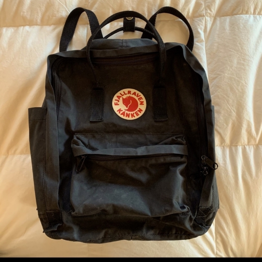 Fjallraven Kanken Backpack FULL SIZE